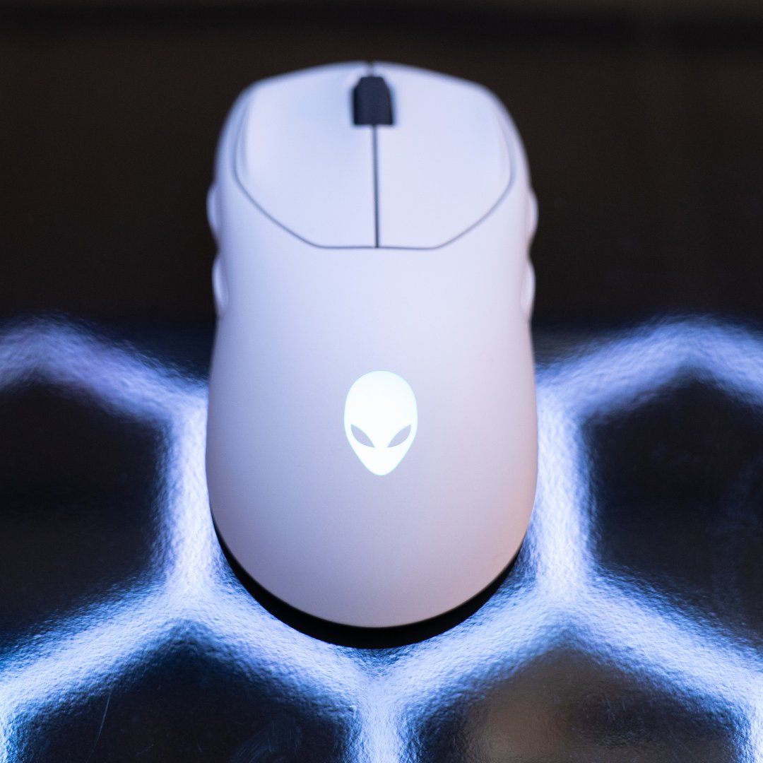 Alienware's tweet photo. Alienware Tri-Mode Wireless Mouse AW720M - https://t.co/gt6L78zu5a https://t.co/PUpNeWuBha