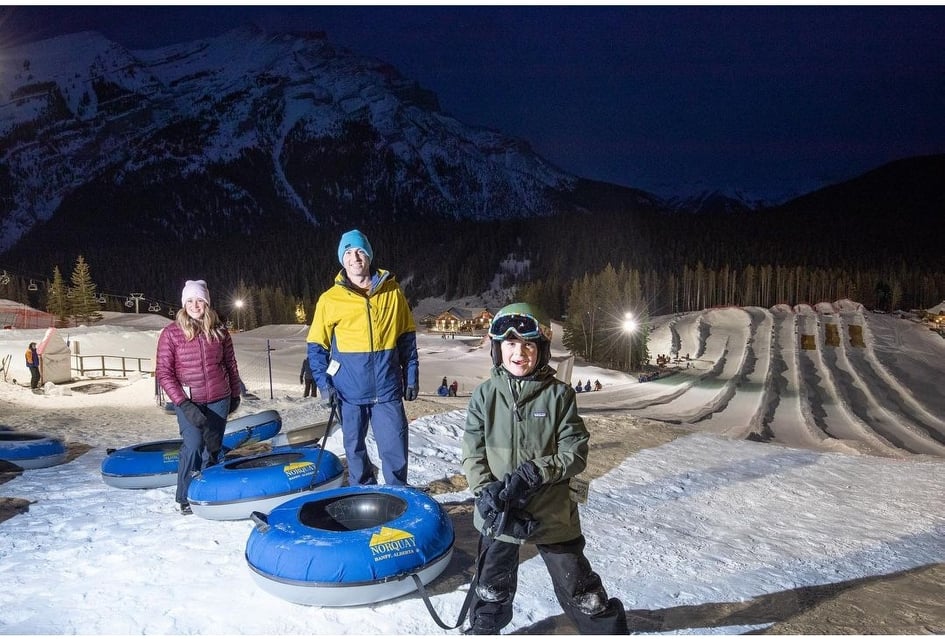 🎶Working on the night tubes.... 🎶

Tubing at <a href="/mtnorquay/">Mount Norquay</a> means you experience the longest tubing lanes in Alberta; offering a real thrill with no special skills required!

Pic via <a href="/danevansmedia/">Dan Evans</a> &amp; <a href="/mtnorquay/">Mount Norquay</a>