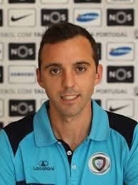 João ceguinho és um nojo meu amigo, espero honestamente que sejas corrupto , porque se isto é uma arbitragem limpa e sem vícios nunca merecias ter metido um apito na boca, és a definição de incompetência incoerência e parcialidade. Mais um dia negro no futebol português 🤮🤮🤮