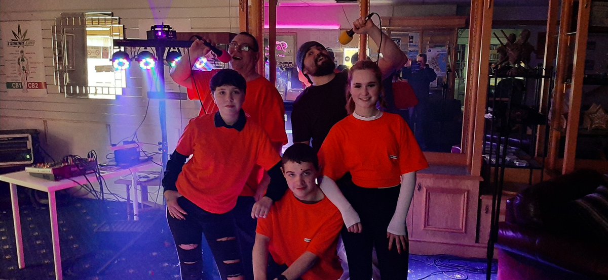 TsukureHub's tweet photo. Ronan &amp; Courtney raise £93 at charity Karaoke night with Tsukure Radio https://t.co/Wpp6DHQhD9