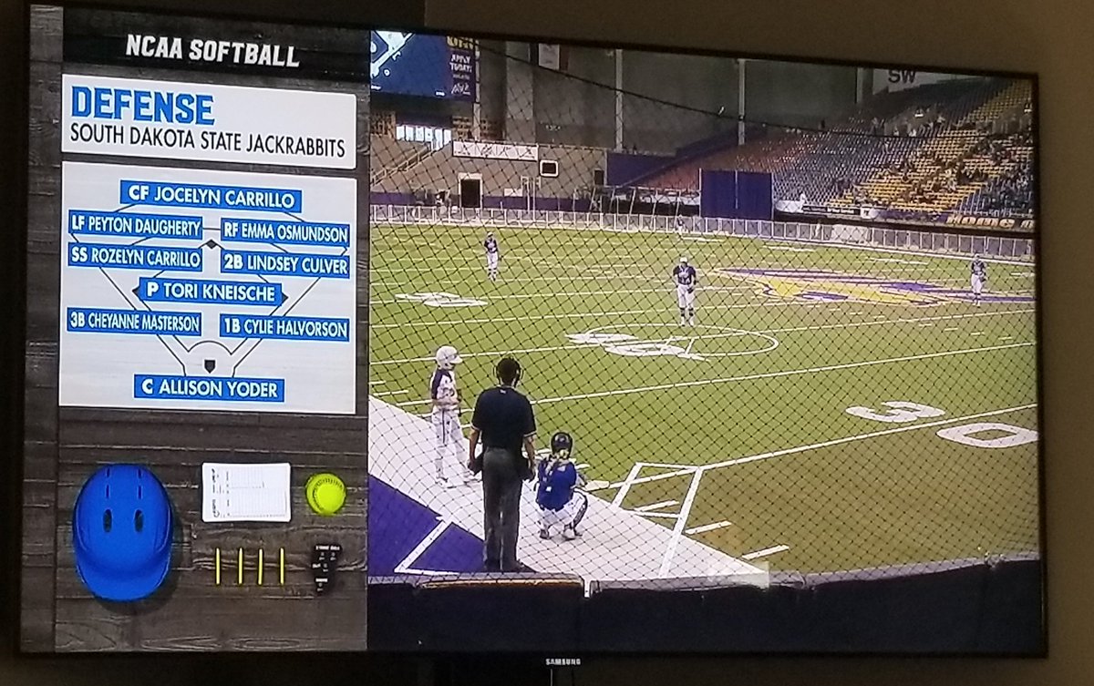 Arlington_HS_SB's tweet photo. So cool watching this NE girl play! 
#OpeningDay #MoreSoftball https://t.co/ZZQbm5sx76