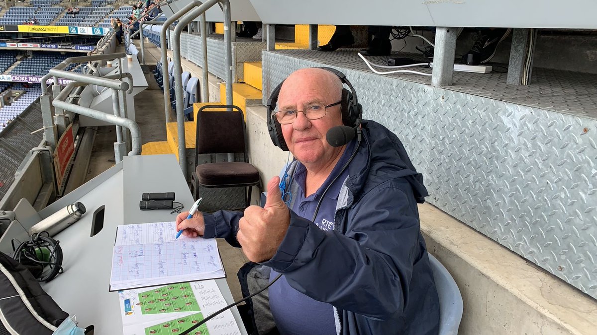 RnaG Spórt (@sportrnag) on Twitter photo Beidh tráchtaireacht againn ar na cluichí seo
1.30 ⚽️ <a href="/meathladiesMLGF/">Meath LGFA</a> v <a href="/CorkLGFA/">Cork LGFA</a>
3.00 🏑 <a href="/ballygunnerHc/">Ballygunner GAA</a> v <a href="/BallyhaleGAA/">Shamrocks</a>
5.00 ⚽️ <a href="/KilcooGAC/">Kilcoo GAC</a> v <a href="/KCrokesGAAClub/">Kilmacud Crokes GAA</a>
& agallaimh le <a href="/gsice/">Gary Sice</a> <a href="/NevilleJeff/">Jeff Neville</a> <a href="/eoindeb01/">Eoin de Buitléar</a> & <a href="/DanganMacAogain/">Darragh Egan</a> ar Spórt an tSathairn le <a href="/SBBinashui/">Seán Bán Breathnach</a> ar <a href="/RTERnaG/">Raidió na Gaeltachta</a> Beidh tráchtaireacht againn ar na cluichí seo
1.30 ⚽️ <a href="/meathladiesMLGF/">Meath LGFA</a> v <a href="/CorkLGFA/">Cork LGFA</a>
3.00 🏑 <a href="/ballygunnerHc/">Ballygunner GAA</a> v <a href="/BallyhaleGAA/">Shamrocks</a>
5.00 ⚽️ <a href="/KilcooGAC/">Kilcoo GAC</a> v <a href="/KCrokesGAAClub/">Kilmacud Crokes GAA</a>
& agallaimh le <a href="/gsice/">Gary Sice</a> <a href="/NevilleJeff/">Jeff Neville</a> <a href="/eoindeb01/">Eoin de Buitléar</a> & <a href="/DanganMacAogain/">Darragh Egan</a> ar Spórt an tSathairn le <a href="/SBBinashui/">Seán Bán Breathnach</a> ar <a href="/RTERnaG/">Raidió na Gaeltachta</a>
