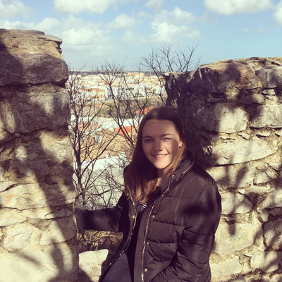 For #InternationalDayofWomenandGirlsinScience, meet some of my wonderful research group. <a href="/LucyRowley9/">Lucy Rowley</a> is using DNA-based methods to study various topics in #ornithology including Storm-petrel migration/dispersal <a href="/CUStormies/">Cardiff University Team Stormies</a>, Parakeets, and (coming soon?!) re-introduced Eagles.