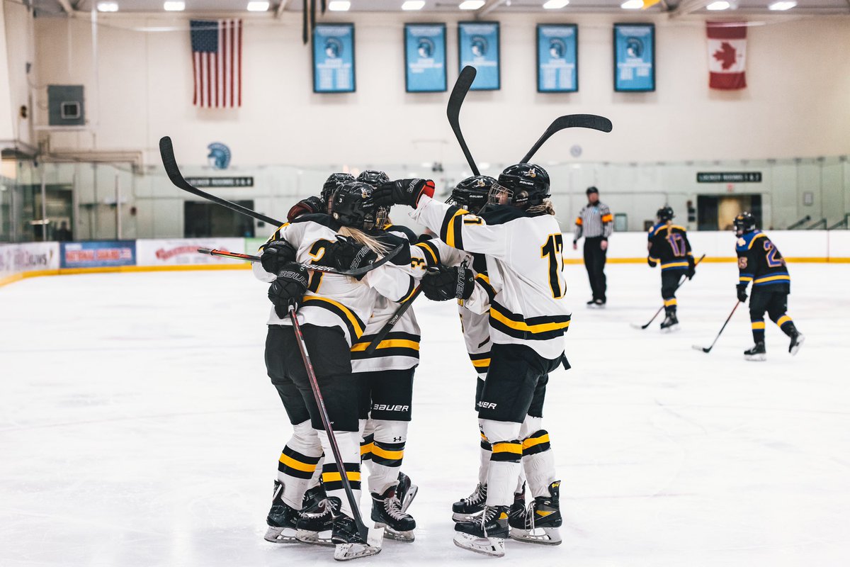 uwswhky's tweet photo. 4-2 After the second period 📸 | #WeAreSuperior #EarnIt https://t.co/swdlTX4cjr