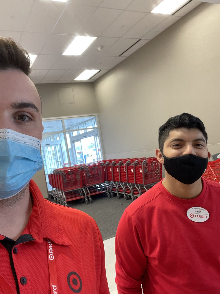JesseDaTarget's tweet image. Kevin started as a pf TM during my time at 2844 and came with me as a new leader to open up 5towns- he has created and maintained an incredible food process, we are all so excited for him to go back to 2844 for his 2nd assignment! Good luck @TargetKevinS we will miss you!! 😭😭😭
