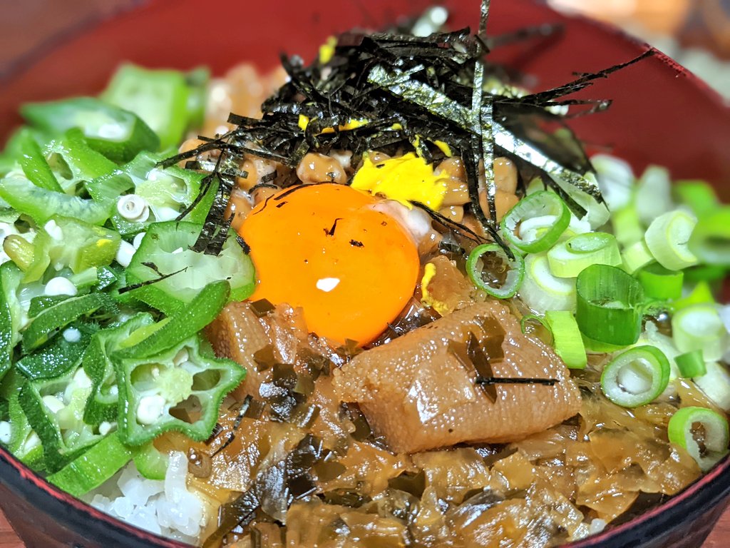 こうs W ヤマモト食品 Yamamotofoods ねぶた漬け丼 オクラ 納豆 卵 ネギ ねばねば 丼 ネバネバ丼 朝ごはん 朝めし あさめし 男飯 ぶっかけ丼 T Co Oabobuaz Twitter