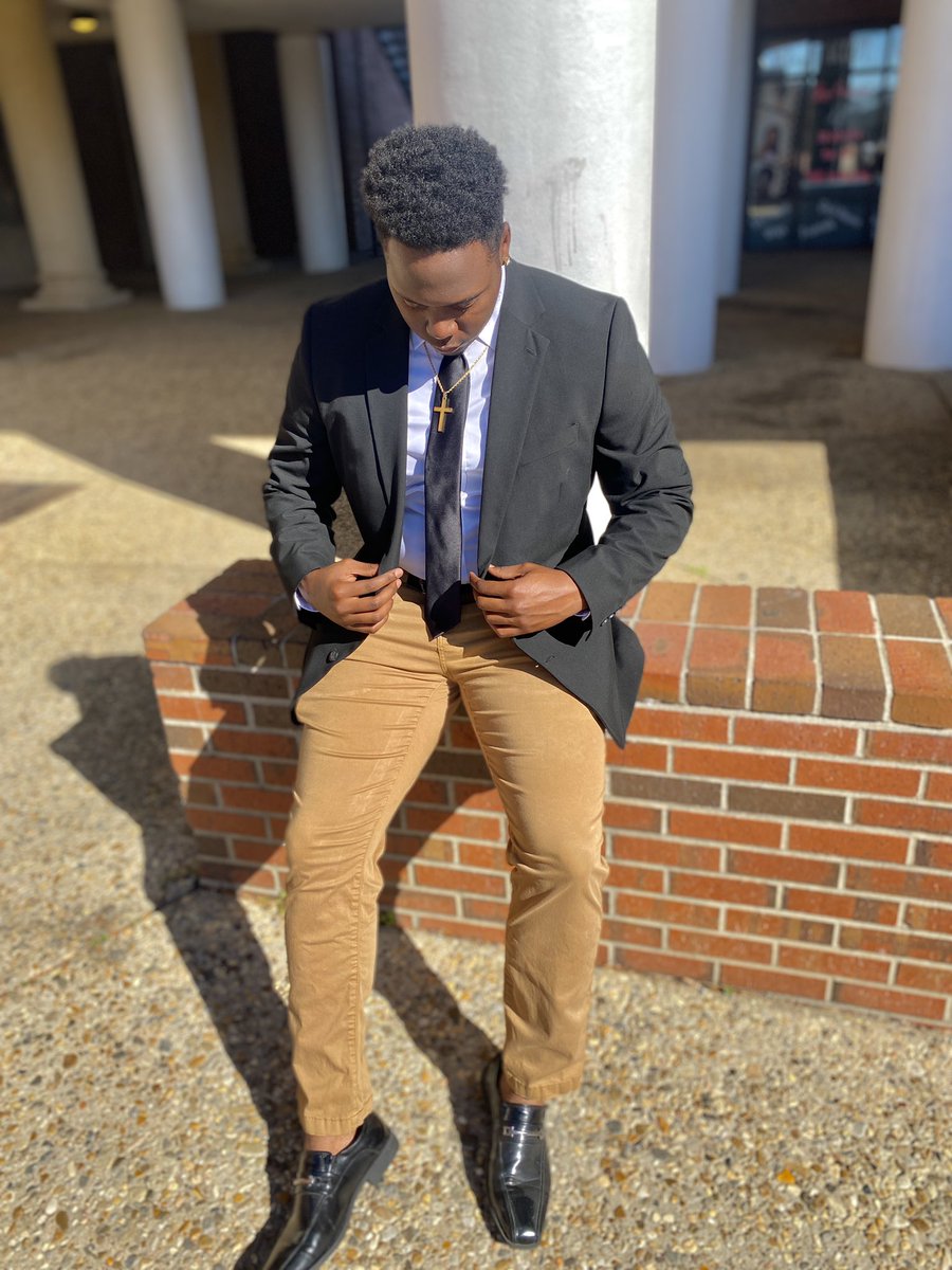 AllenTheCEO's tweet photo. My name holds weight that’s why Ima heavyweight 🦾🏆 #IAmABlackMan https://t.co/tSo7mxNiO3