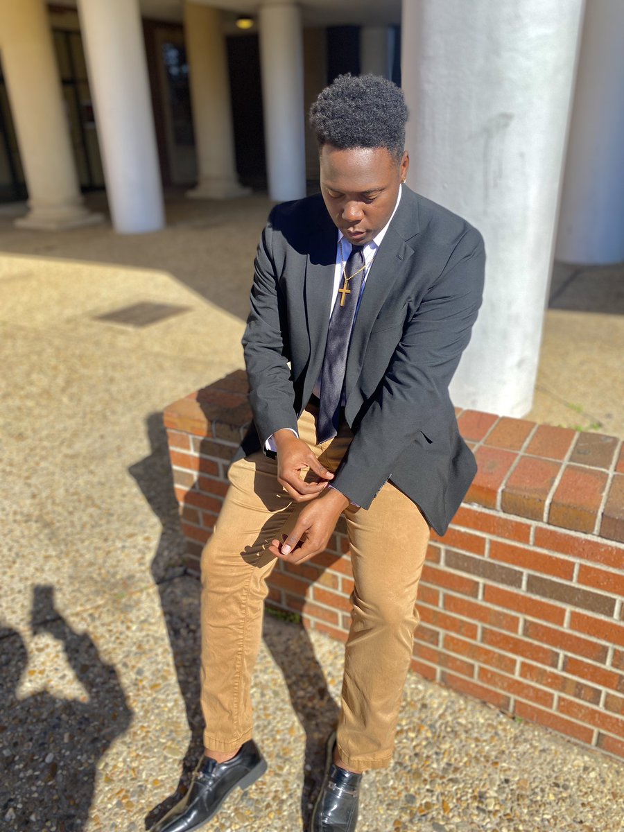AllenTheCEO's tweet photo. My name holds weight that’s why Ima heavyweight 🦾🏆 #IAmABlackMan https://t.co/tSo7mxNiO3