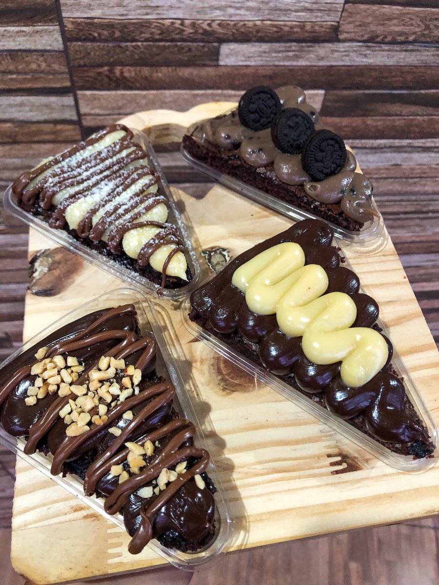 lucyguimaraess's tweet photo. Um rodízio de fatia brownie ❤️

R$8,00 cada 😱

Pedidos 21 970562834 https://t.co/7T0ul0zNpp