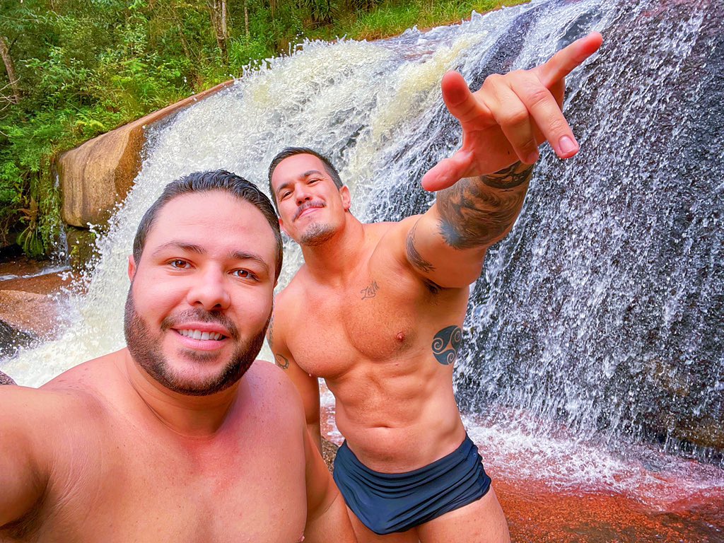 _djmoraes's tweet photo. Cachu no fds! Como é bom viver na natureza! Não tem preço 😆🙌🏽🍃 #vemfds https://t.co/XtsSlmPPwm