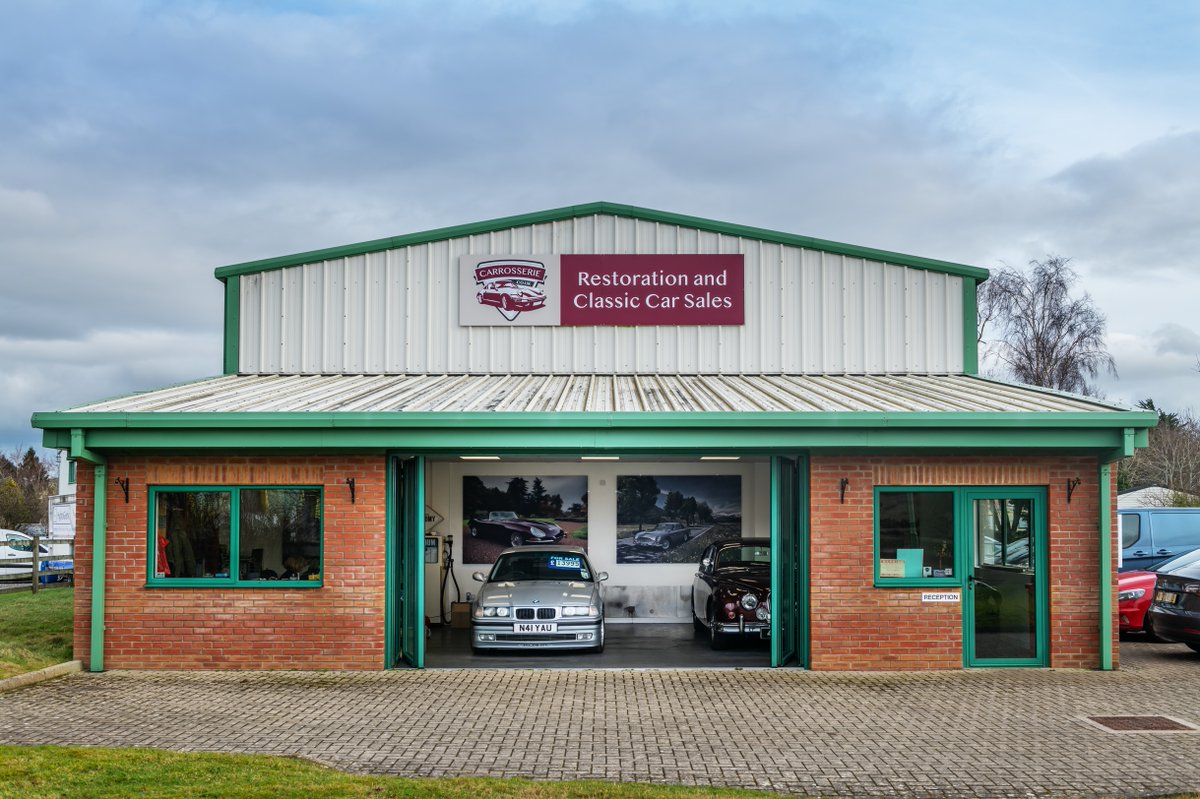 Limited100HQ's tweet image. Had a wonderful time today visiting client @CarrosserieUK to get pictures of their 4x custom super-sized #Limited100 artworks by @PWardPhoto and @Ambient_life, commissioned by Limited100.co.uk