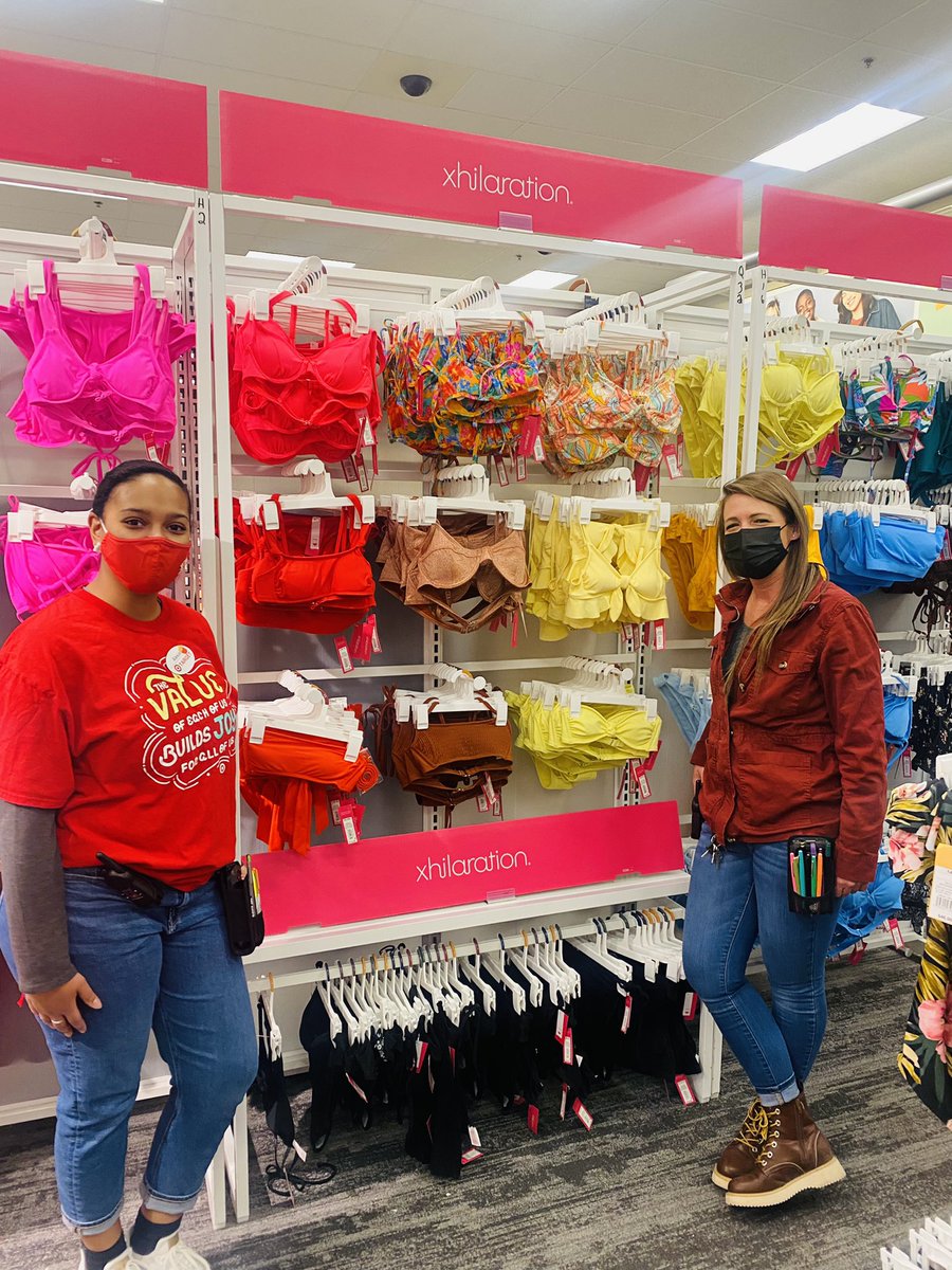 Natalie Jones (@nataliet2440) on Twitter photo Good luck to you, Alexis!!! We know you will have so much success in the VM role at 2217🎯🎯 <a href="/settoselltarget/">Heather Fountain</a> @ErinHostinsky <a href="/JFlores0213/">Jamie Flores</a> <a href="/cnwm_target/">Christian McPherson</a> <a href="/PetersenThomasH/">Thomas Petersen</a> Good luck to you, Alexis!!! We know you will have so much success in the VM role at 2217🎯🎯 <a href="/settoselltarget/">Heather Fountain</a> @ErinHostinsky <a href="/JFlores0213/">Jamie Flores</a> <a href="/cnwm_target/">Christian McPherson</a> <a href="/PetersenThomasH/">Thomas Petersen</a>