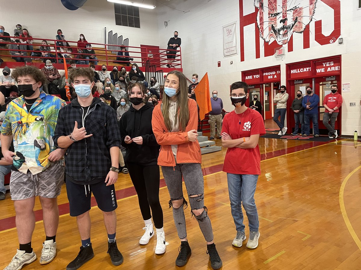 KDinsmoreHDHS's tweet photo. Class of 2022 Winter Carnival Class Champions! Let the games begin!! #hdhspride https://t.co/8acQ3vyDD6