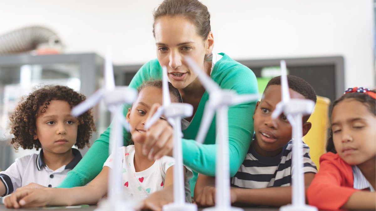 DefinedLearning's tweet photo. Click here to explore Instructional Approaches that Foster Social-Emotional Development https://t.co/bfP1oLmhMu  #SEL #PBL #education #teachers https://t.co/IpScxclz3O