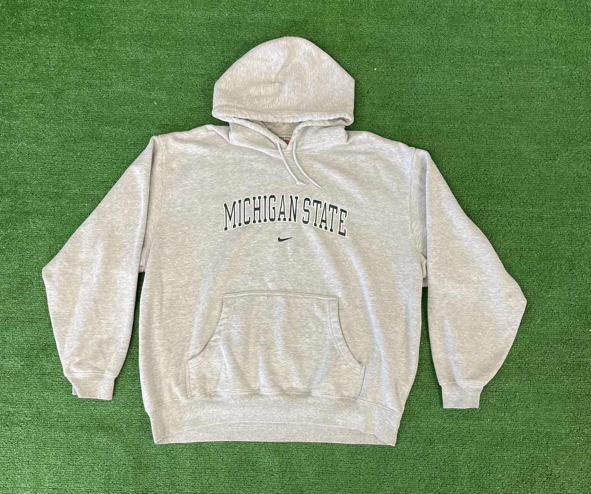 VisualsNola's tweet photo. I’ll be uploading different fits  
All Available For Purchase 

-Early 2000’s Michigan State Hoodie
-Iron Maiden T-shirt from 2007 
-Camo nylon shorts 
-New Balance 550 https://t.co/JDowWTTJ1u