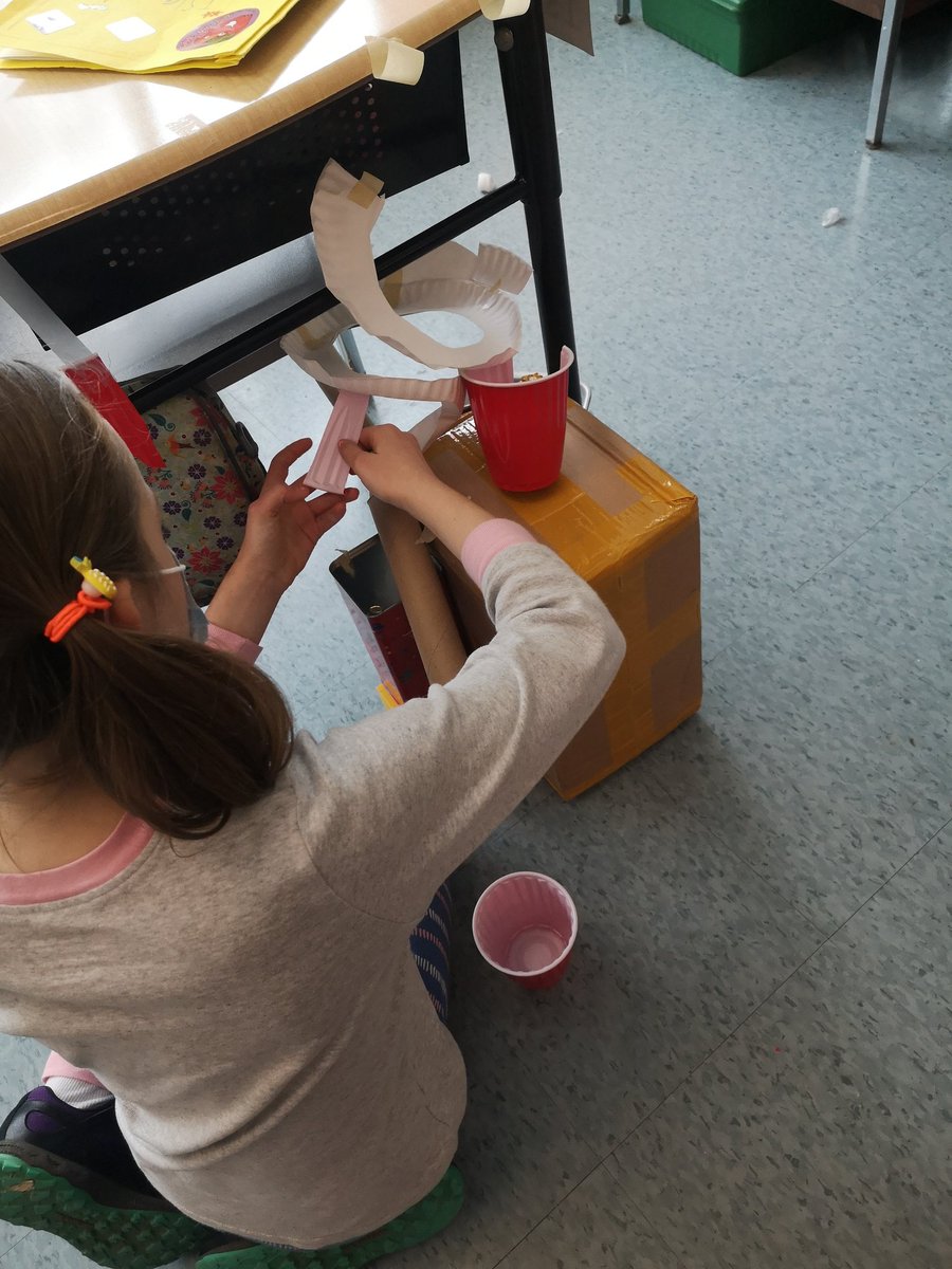 SchaefersCrew's tweet photo. Marble Run today, building Olympic tracks tomorrow ππ’π
#FunFriday @BroadviewPS1 @OCDSB #forces #stablestructures https://t.co/iXDkWQZGln