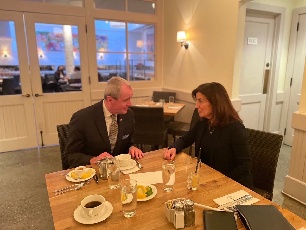 GovKathyHochul's tweet image. Though we may disagree on which state is the pizza capital of the world (the right answer is New York), I always enjoy an opportunity to sit down with @GovMurphy. I look forward to continue collaborating so we can move New York and New Jersey forward, together.