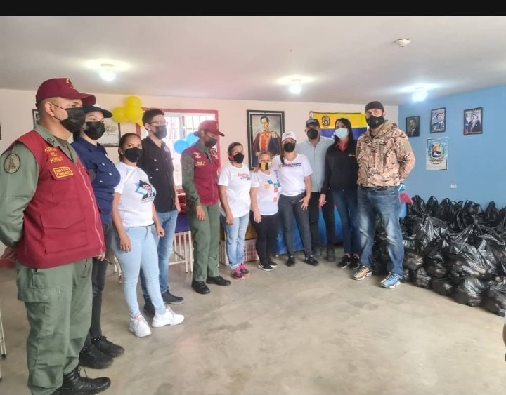 TachiraMjgh's tweet photo. Plan de atención víctimas de la guerra económica base de misiones invicto e de América San Cristóbal @NicolasMaduro @FreddyBernal @sramirez_fp @KaremDeBernal https://t.co/sZ73rdCbgP