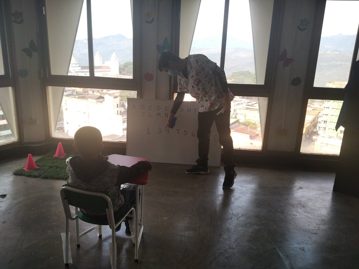 TachiraMjgh's tweet photo. Impulsando el programa de orientación y familia terapia de lenguaje @NicolasMaduro @FreddyBernal @sramirez_fp @KaremDeBernal https://t.co/rlrbb7AfH0