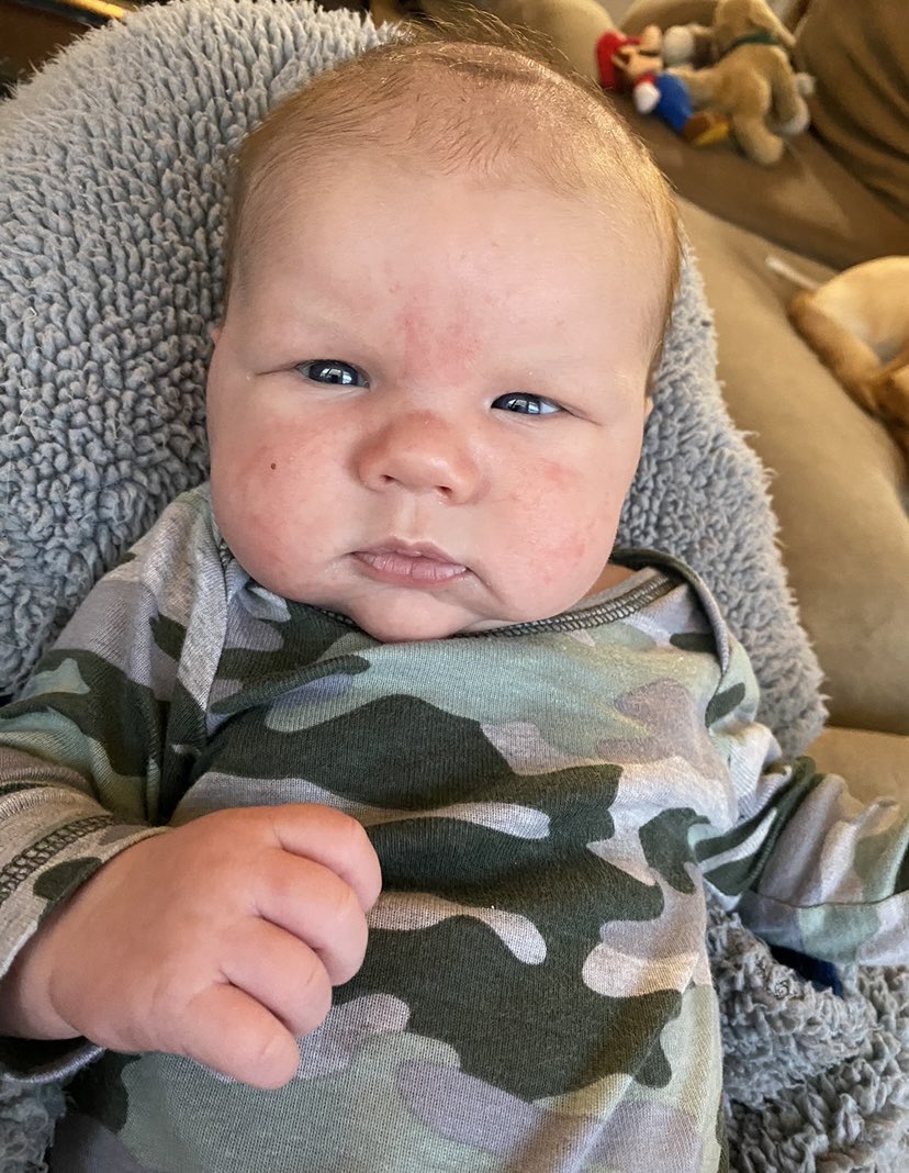 SuperMommy2_'s tweet photo. 3 week difference here π³πβ₯οΈ growing way too fast!!! #5WeeksOld #LandryWilson #boymomlife https://t.co/OWbL9NrtZ5