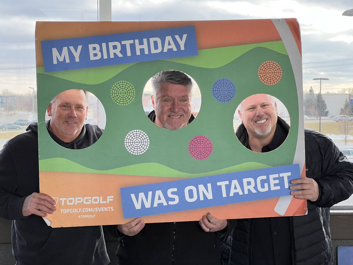 HowardCompanies's tweet image. Our Sales Team wrapped up and debriefed the 2021 season at Top Golf this week and are getting ready to tee it up for a successful 2022! 

They also celebrated Chris Harding’s work anniversary and Tim Walker’s birthday! 🎉
