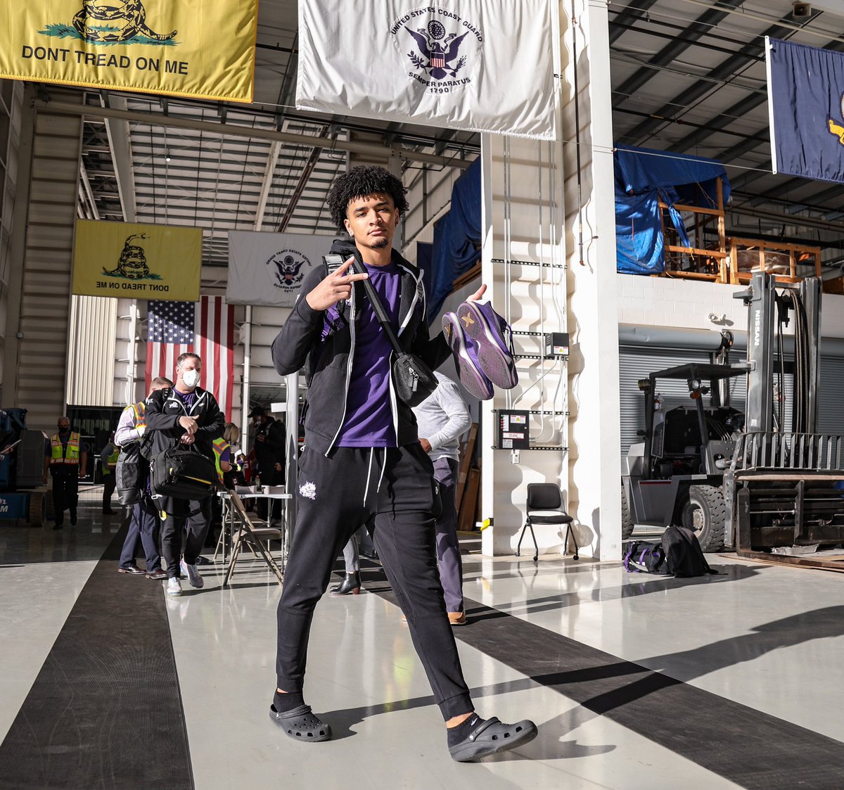 TCUBasketball's tweet photo. To Lubbock ✈️

#GoFrogs https://t.co/otUMaRd4m7