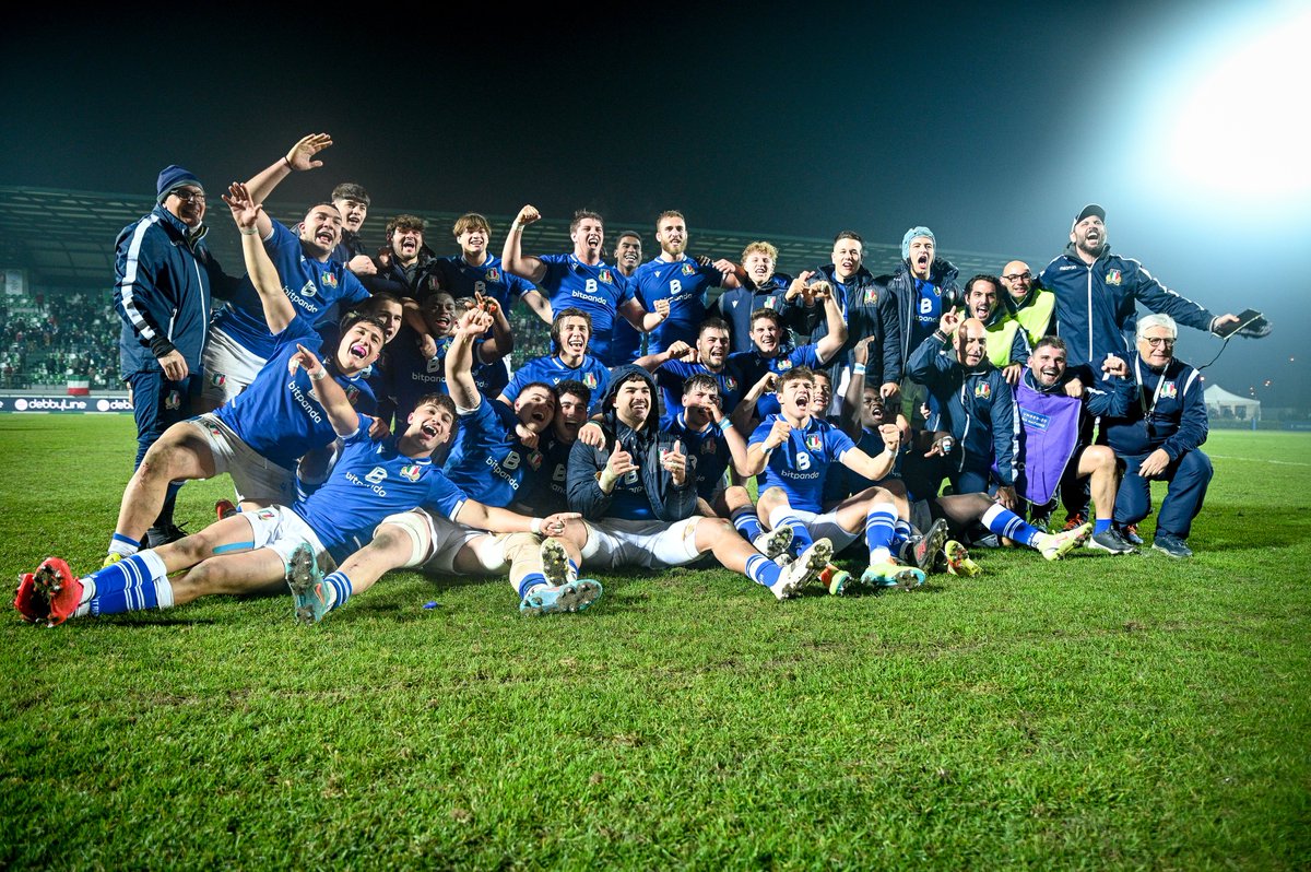 BenettonRugby's tweet photo. Nel nostro Monigo la @Federugby under 20 ieri ha fatto la storia battendo l'Inghilterra nel @SixNationsRugby di categoria 🇮🇹🤩
Tanti applausi per tutti e per i nostri Alessandro #Garbisi, Lorenzo #Pani e Matteo #Rubinato 🦁

#WeAreLions https://t.co/nCrP0nVfRM