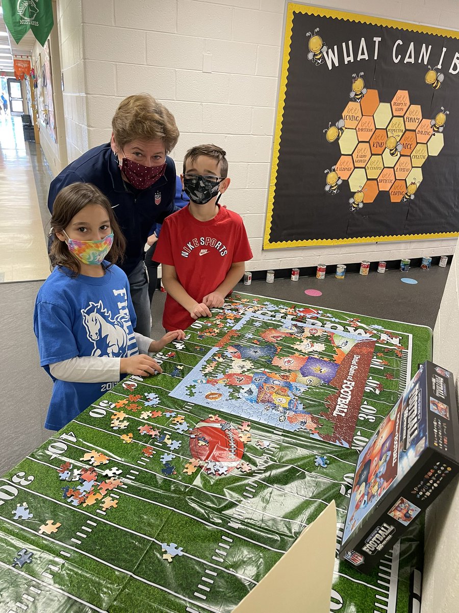 CBJenDellaPorta's tweet photo. Gayman Game day was a success!! We practiced teamwork and enjoyed playing board games together. Gayman Ss worked together to put together a puzzle by the end of the day and they were successful @CBGaymanES 👏🏻♟😊 https://t.co/TvUxUMMgSB