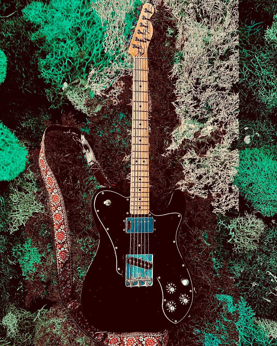 Happy #NationalGuitarDay!