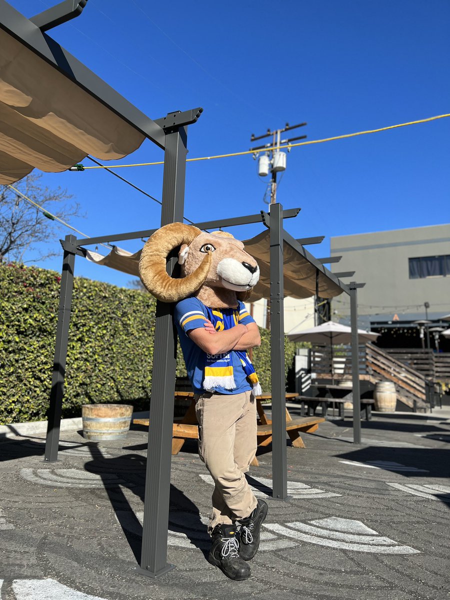 andy manoushagian tweet media