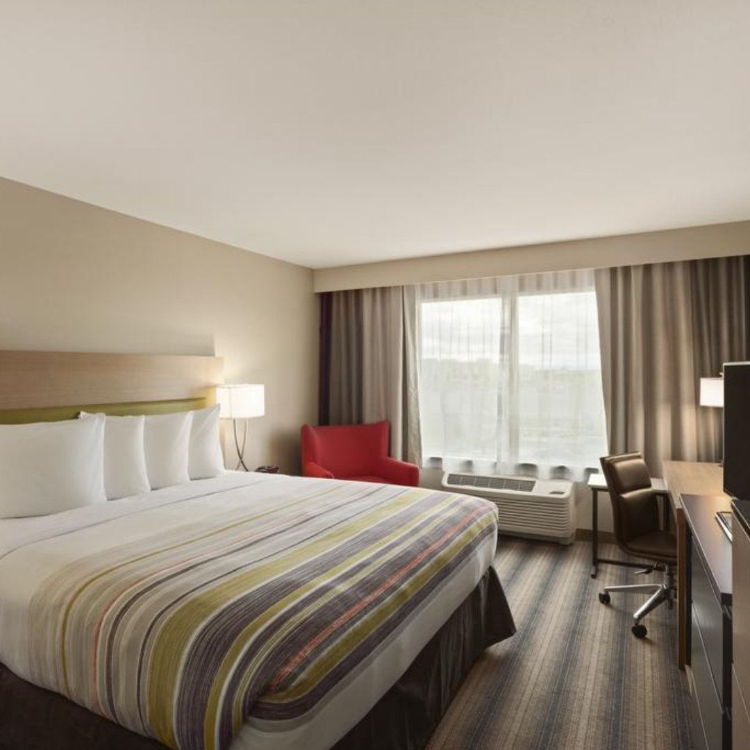 BznCountryInn's tweet image. Brrr... it&apos;s cold outside! Slip into your flannel PJs and get ready for a fantastic night&apos;s sleep in our comfortable beds! 💤 Reserve your room today, for a relaxing, restful trip. bit.ly/2WQId2l #flannelpjs #comfy #relaxing