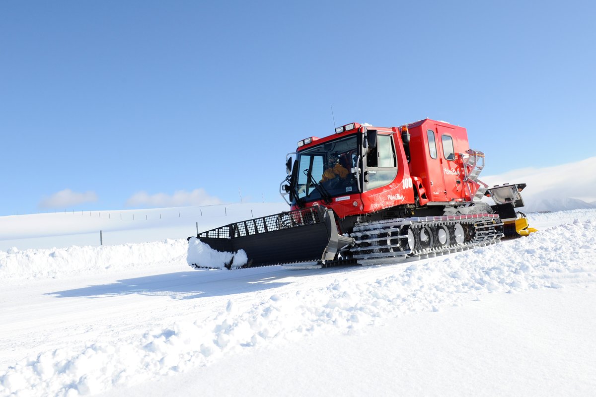 daisetsu_garden's tweet photo. 【スタッフ募集】大雪森のガーデンで働きませんか？
この春から一緒に働いてくれるスタッフを募集しています。
職種は2種類
①ガーデンを彩る植栽管理を担当する「ガーデナー」
②施設全体の管理や冬のアクティビティを担当する「フィールドキーパー」
詳しくはHPをご覧の上、お電話でお問合せ下さい。 https://t.co/iVPSunlBxy