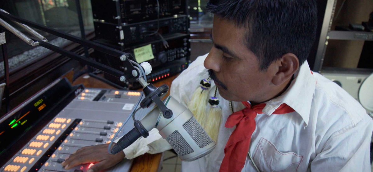 cultura_mx's tweet photo. "Ecos indígenas" aglutina el trabajo de 21 emisoras que integran el Sistema de Radiodifusoras Culturales Indígenas. 

Celebra el #DíaMundialDeLaRadio en #ContigoEnLaDistancia 👉🏾 https://t.co/Nn3Fkblgon https://t.co/FQOdRTpQQg