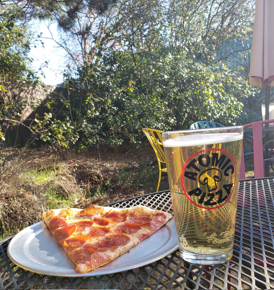 AtomicPizzaPDX's tweet photo. Friday Night Pizza Night on the patio!
#atomicpizzapdx #atomicpizza #pdxpizza #pdxpatio #eaterpdx https://t.co/yOmLZNrBwT