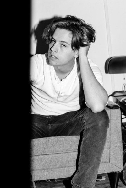 colexnub's tweet photo. mom: go eat, the food is already cold!!!!

meal:

but such food never cools down.

#Riverdale #colesprouse https://t.co/9SzhImCV4V