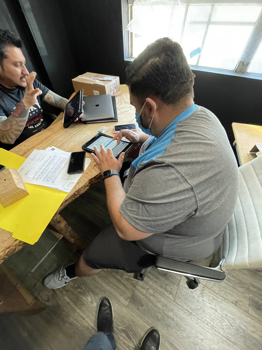jimmysomIHX's tweet photo. @AndyAndradeIHX serving a business customer with our latest promos!Verified and approved ✅ @AlfredoSoCal https://t.co/ErMVJ5KRfu