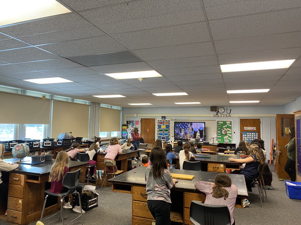 aparkermcs's tweet photo. Look how many students came to the information meeting! 🖤🧡🏃‍♀️ Thank you for bringing this program back to Marion @stephrwheeler . https://t.co/OaNRU47DGx
