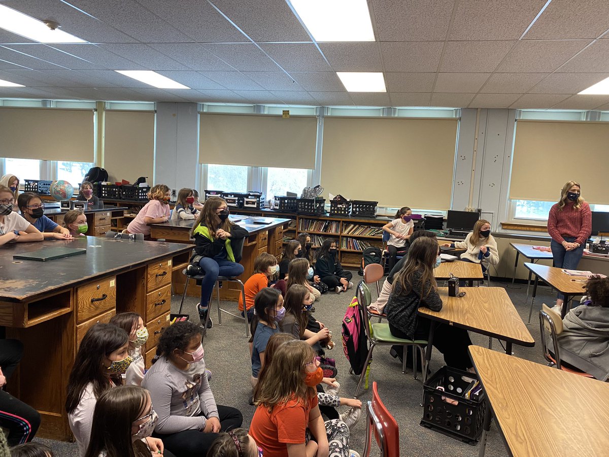 aparkermcs's tweet photo. Look how many students came to the information meeting! 🖤🧡🏃‍♀️ Thank you for bringing this program back to Marion @stephrwheeler . https://t.co/OaNRU47DGx
