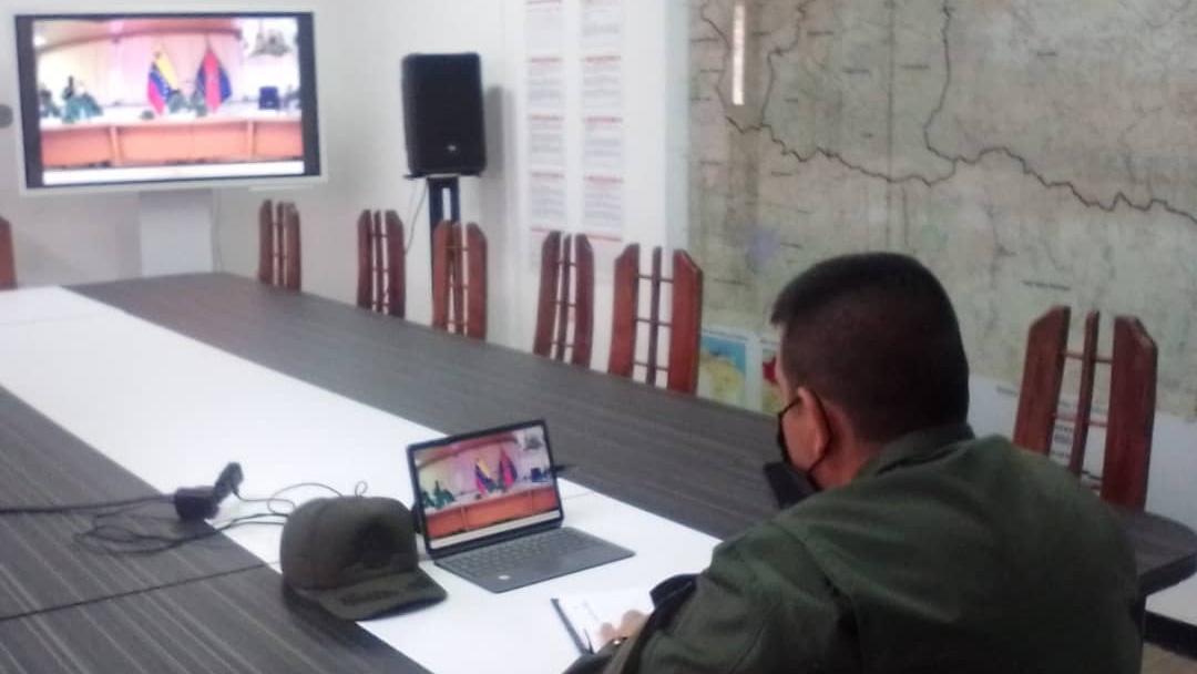 #11Feb || El Cnel. @Francis76010305 @j_2do Cmdte de esta Unidad Superior participo en VideoConferencia presidida por El GD. @juliobarriost, Segundo Cmdte y J.E.M del @somos_ejercito, con la finalidad de trazar estrategias para el fortalecimiento de las misiones asignadas. #FANB