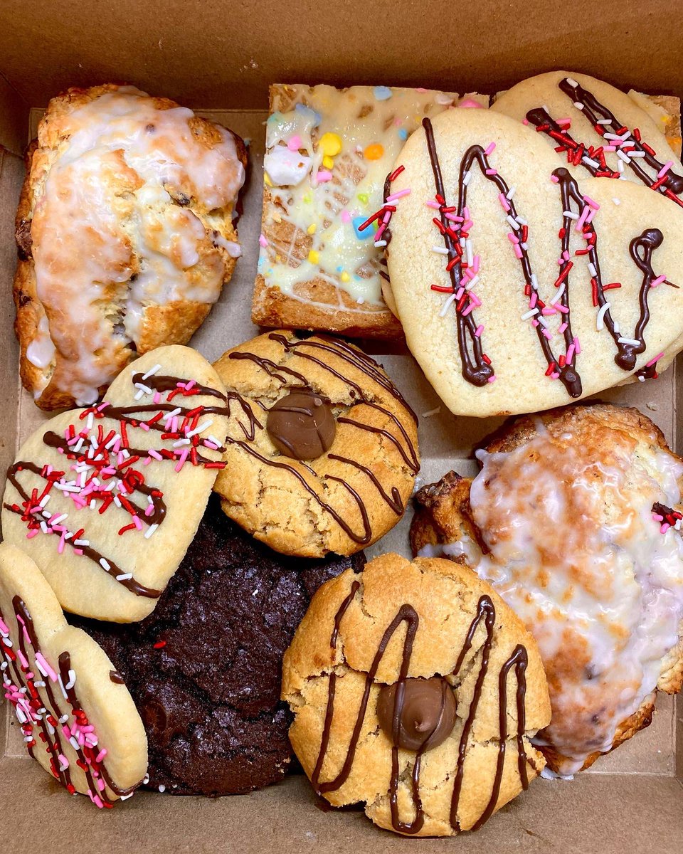 Valentine’s goodies from <a href="/Anchor_Coffee/">Anchor Coffee House</a> 🥰 #YQG #ValentinesDay2022