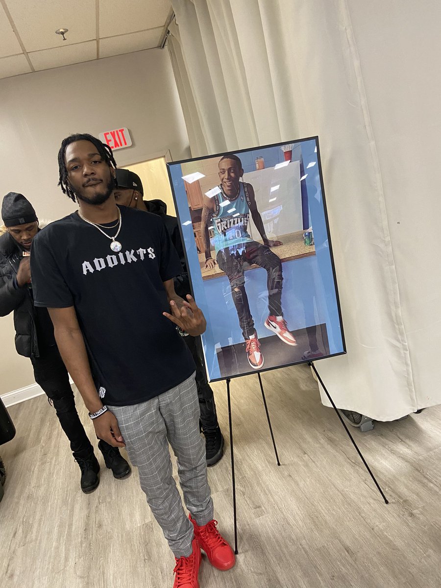 1duka4's tweet photo. We gon always go up fa you shorty ofnn , until we meet again big bro i love yo therm ass you fucked me up frfr got me crying in front of mfs it’s THAT when we meet again 😭 #LongLiveKT❤️🖤🕊  #LongLiveCaptianKizzy🖤❤️ #LongLiveAllDaGuys🕊🤍 https://t.co/4VWCkv947D