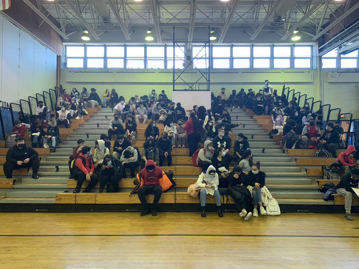 PitsakisClass's tweet photo. Counting down to the big #SuperBowl with a PBIS Super Bowl Event at @GdubEagles today! Students that collected 95 PBIS points from Jan.24 to Feb.4 were invited to have some food, fun, and rewatch the @Eagles win Super Bowl LII! Over 200 students attended!
#GDubMade #GDubStrong https://t.co/rQ158bN4eP