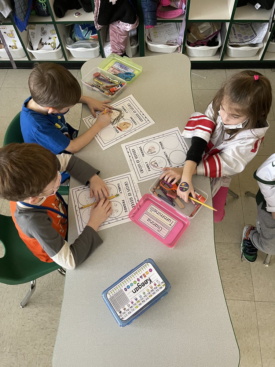 Ms_Morales11's tweet image. Love being able to see some mental health resources in action! Thanks to @MindfulKind_TPT for the awesome worksheets❤️ and @MrsStetsonsCrew for being the best! #HazletProud @SycamoreECLC #smilegrams #circleofsupport☀️