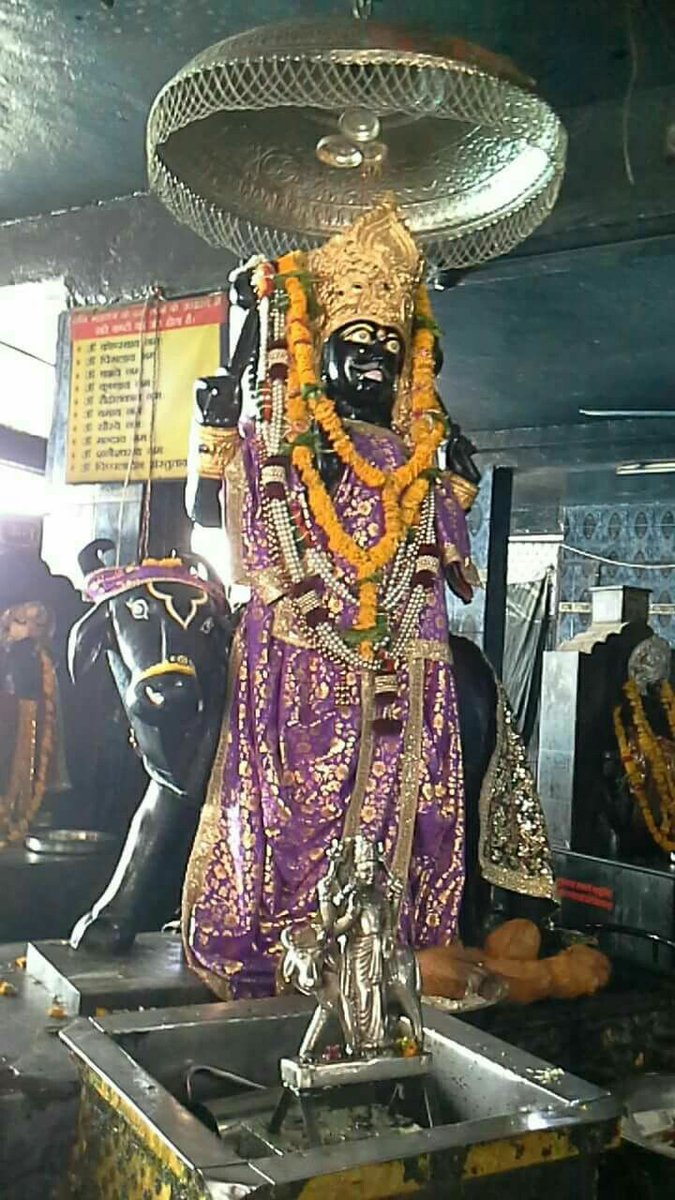 ☀️ॐ शनैश्चराय नमः
                ॐ सूर्य पुत्राय नमः☀️

  💐 🙏जय श्री शनिदेव 🙏💐