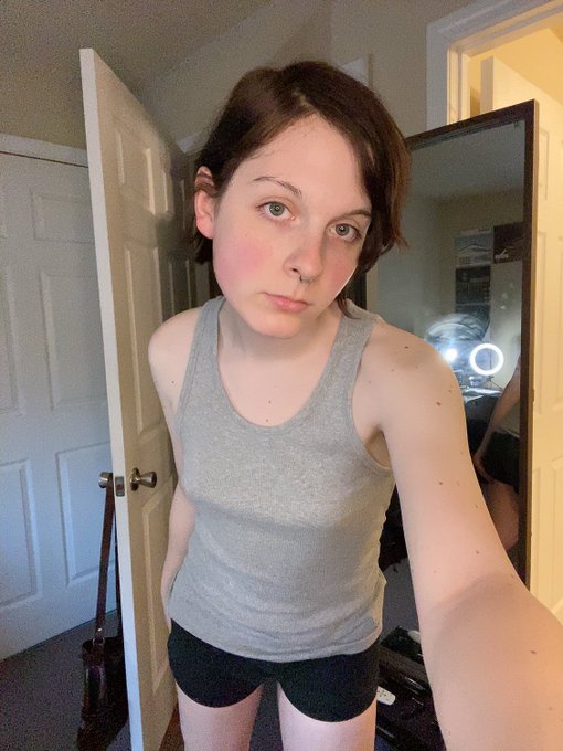 2 pic. Some real dummy shit! https://t.co/mucvTcDZdH