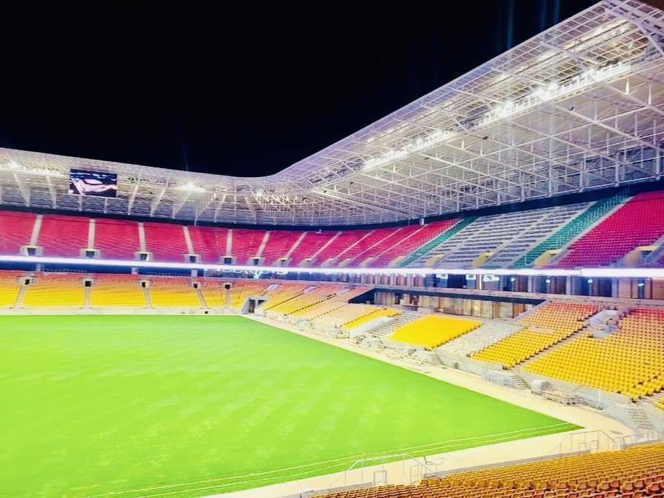 Fsfofficielle's tweet image. D’une capacité de 50.000 places, le tout nouveau stade du Sénégal sera inauguré le 22 février 2022 à Diamniadio. Bienvenue dans l’antre du lion. 🏟♥️