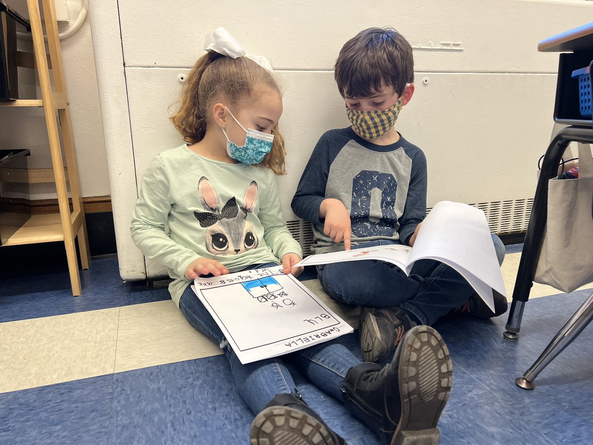 Writers proudly sharing their books with friends - a great way to end our week! ✏️🌟 <a href="/OSchoolsPR/">Oceanside School District #OSD_NY</a>