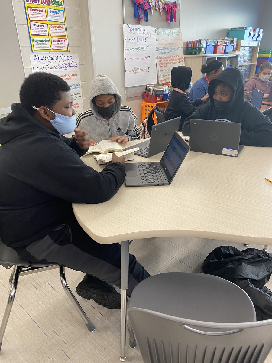 GiulianoELA6's tweet photo. Book Club discussions! Using their books, notes, and resources to help them. They were so engaged and excited to discuss, they never even heard the timer go off! @CrecArtsMiddle1 #artsmiddle https://t.co/l7ZW4lCXd4
