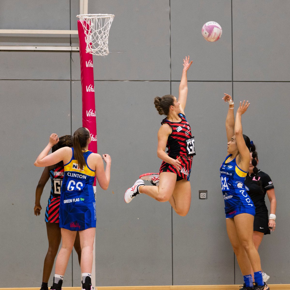 GillCro's tweet photo. 10 home games this season. 1 down. 9 more to go and I can’t wait 🔥

Thanks to our Volunteer Tribe, NS &amp; Emirates Arena staff, @wooshevents and @OdoomBrothers for a fab match day! 

#SirensTribe you guys were awesome! Let’s do it all over again on Mon 21st Feb 🎟♥️ https://t.co/v52aRDg12Y
