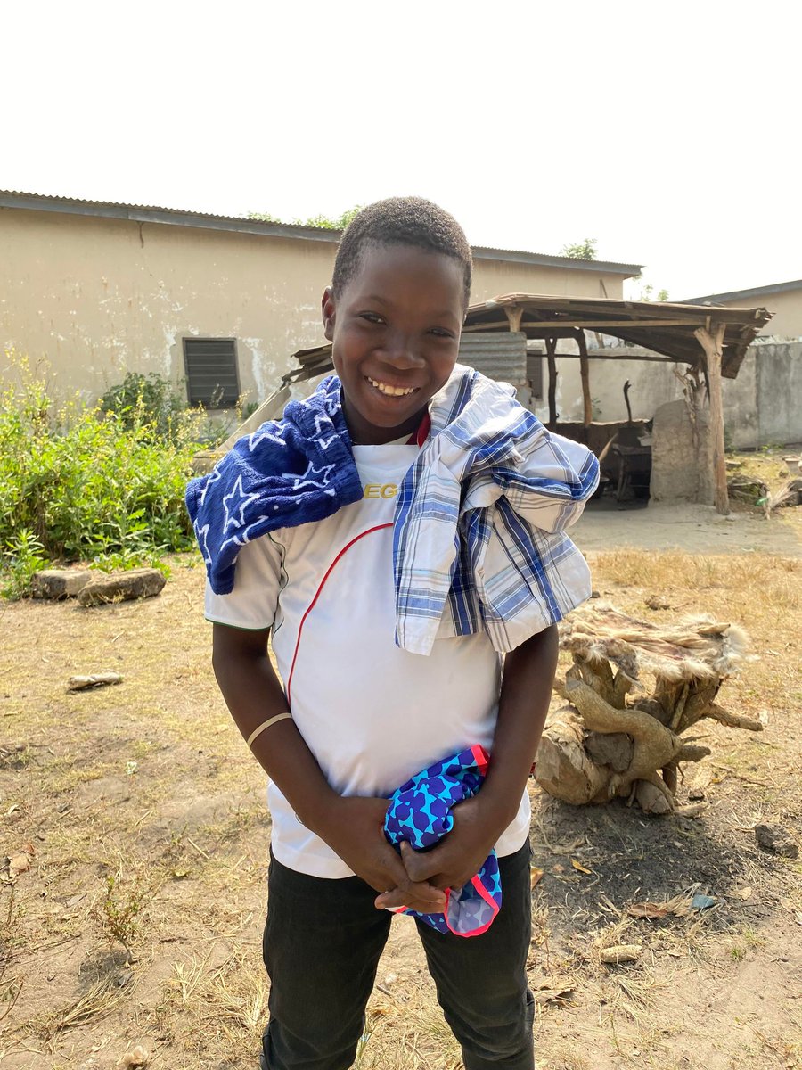 4DSDO's tweet photo. Check out Facebook and our website for the recent distributions! So many happy people! https://t.co/sX2IIiRiy4 https://t.co/MJURW6yhIo